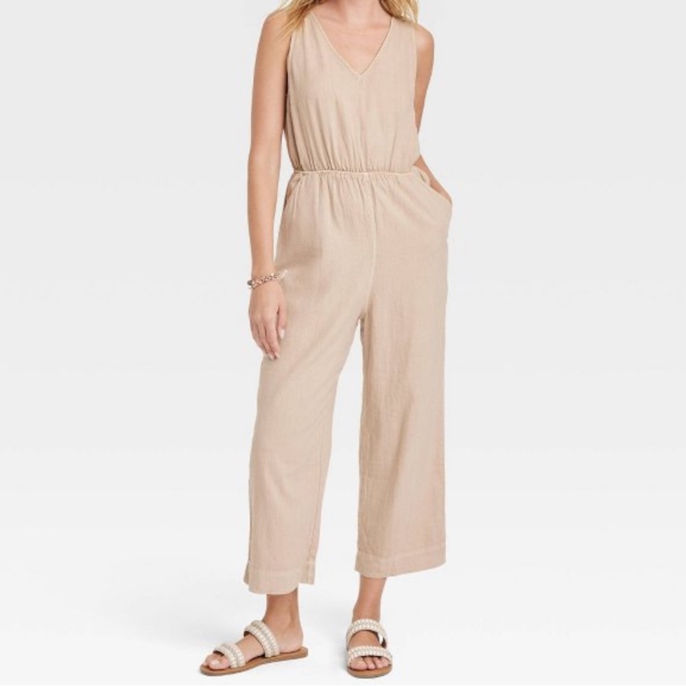 Sleeveless jumpsuit